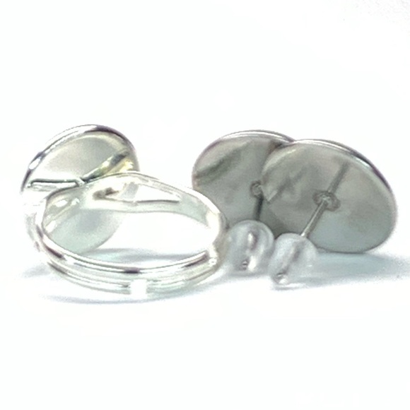 🌟 Cute Post Earrings & Adjustable Ring 👀👂🏻💍 - Picture 2 of 4